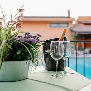 https://la-dolce-vita-montecchia-di-crosara.hotelinveneto.com