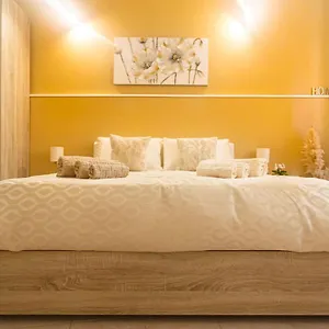 https://montellinos-suite-oro.in-sardinia.net